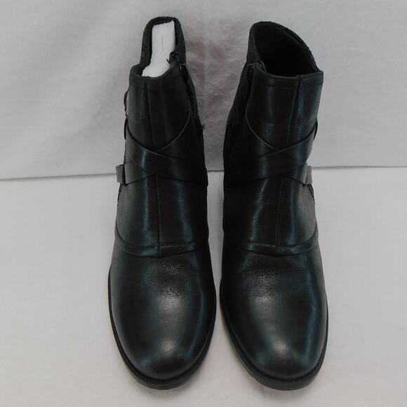 Baretraps Womens Black Launa Ankle Boot with Silver Buckle Size 7.5 - Picture 2 of 9